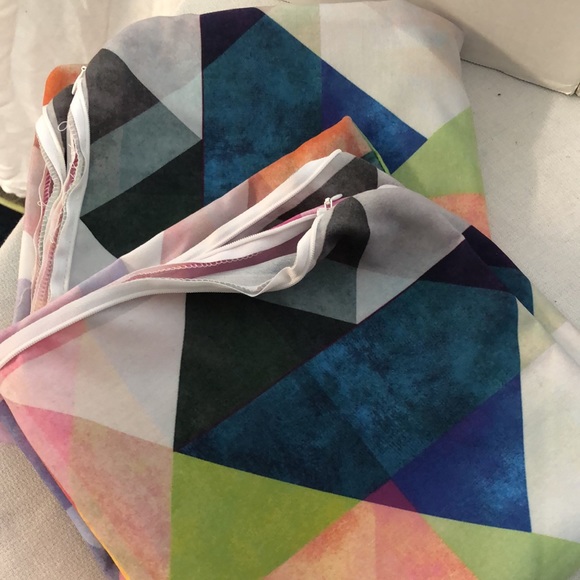 Set of two brand new Kess inhouse  pillowcases with zippers 19 x 19“ each - Picture 3 of 3